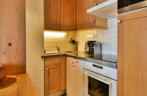 Le Chinaillon Apartment | Ski-in/out Apt, 4 pers, 2 bedrooms, sunny balcony, quiet area