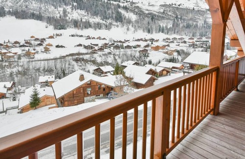 Le Chinaillon Apartment | Ski-in/out Apt, 4 pers, 2 bedrooms, sunny balcony, quiet area