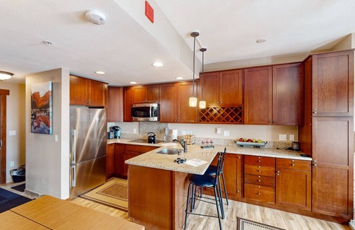 Copper Mountain Apartment | Ski-in/out Center Village studio with fireplace, hot tub, sauna & gym