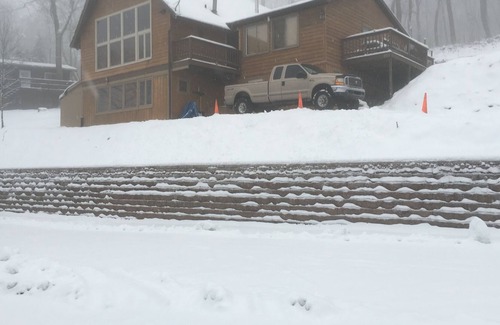 Claysburg Ski Chalet | Ski In/Out Chalet at Blue Knob Ski Resort - Ski the Knob Chalet