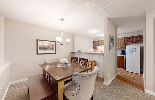 Ludlow Condo | Ski-in/out condo with a pool, tennis & fast WiFi - Sachem Trail at Okemo