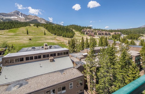Big Sky Condo | Ski-in/out condo with beautiful views & shared fitness center/pool/hot tub - Shoshone Ski-In/Out