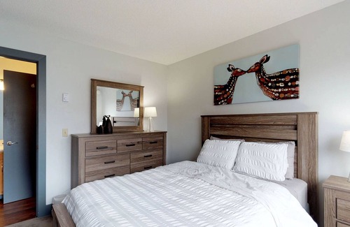 Big Horn House | Ski-in/out from this newly-remodeled townhome w/private hot tub