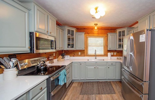 Snowshoe Cabin | Ski In/Out | Hot Tub | Game Room | King Beds