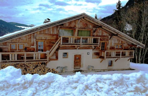 Praz-sur-Arly Ski Chalet | SKI IN/OUT: Large 400m renovated chalet on the slopes