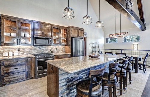 Angel Fire House | Ski-in/out | Luxury Home | Hot Tub | Ski Shack