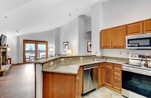 Winter Park House | Ski In Out Luxury Penthouse 1706 I Hot Tub I Gym I Great Views I Best Price I Discounted Attractions