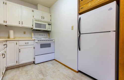 East Kootenay Condo | Ski In/Out Right to the Elk Chairlift