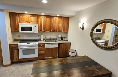 Ludlow Apartment | Ski In/Out Studio at Okemo on Sachem Trail