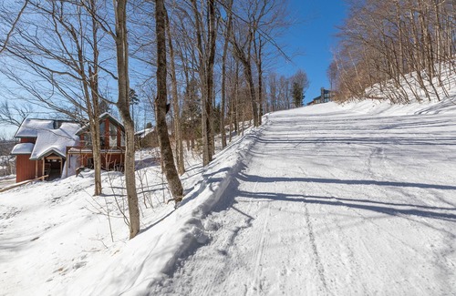 Ludlow Apartment | Ski In/Out Studio at Okemo on Sachem Trail