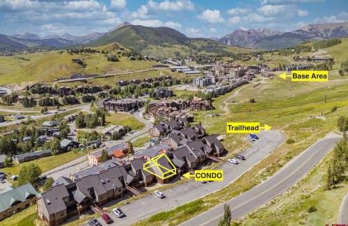 Crested Butte Apartment | Ski-In & Out, Top-Floor CB Condo, Panoramic Mountain View