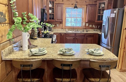 Snowshoe House | Ski In/Out, Watch Slope frm Hot Tub, 6BR, 3 Kings, PS5, Tesla, Rec Rm-Loggers 12