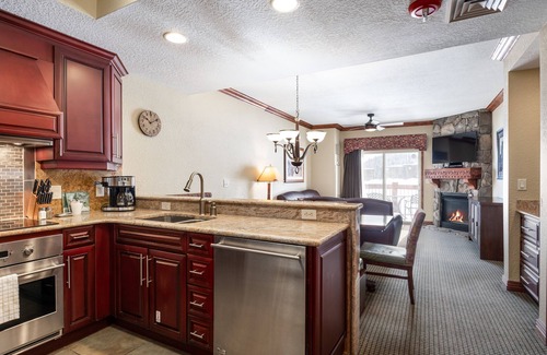 Pineridge Condo | Ski In/Out Westgate Resort- 1 BR, Resort Amenities, Shopping and Restaurants!
