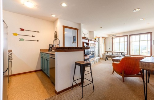 East Kootenay Condo | Ski In/Out with Mountainside Views. Dog Friendly