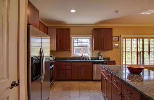 Lincoln Condo | Ski in-out with new Timbertown Quad access or use our private ski shuttle!