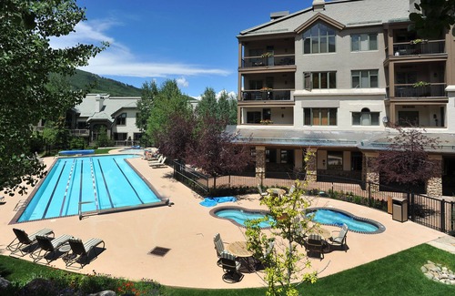 Highlands Townhomes Condo | Ski-In & Out Your Doorstep! Pool/Hot Tub, Great Village Access!