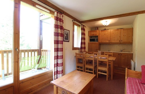 Val Cenis Apartment | Ski-In/Ski-Out Apartment for 6 with Pool, Sauna & Balcony at Val-Cenis