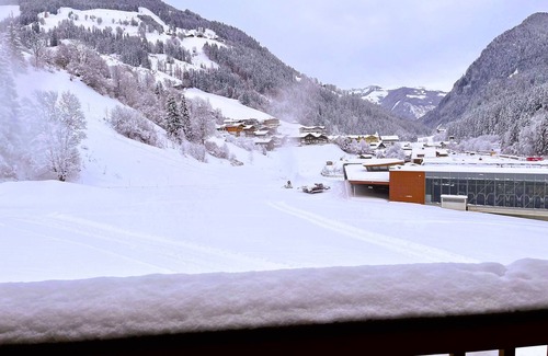 Viehhofen Apartment | Ski-in, ski-out luxurious apartment