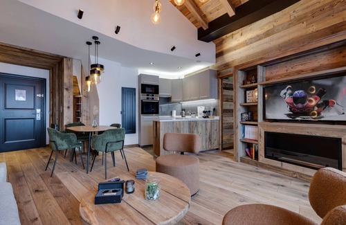 Arc-1950 Apartment | Ski-In/Ski-Out 3-Room Apartment with Pool and Jacuzzi in Arc 1950