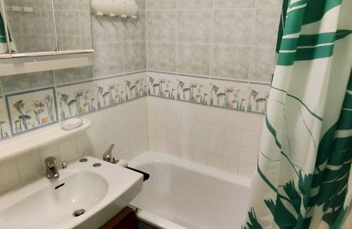 Prapoutel Apartment | Ski-in/Ski-out, 3-room, sleeps 6 in Les Adrets-Prapoutel