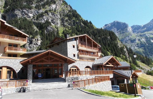 Pralognan-la-Vanoise Apartment | Ski-in/ski-out & foot of the slopes, fitness, swimming pool, terrace, balcony, tv, ski locker