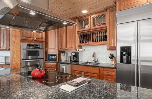 Steamboat Springs Condo | Ski In Ski Out, Steam Shower in Unit, Outdoor Hot Tub, Walk to Shops