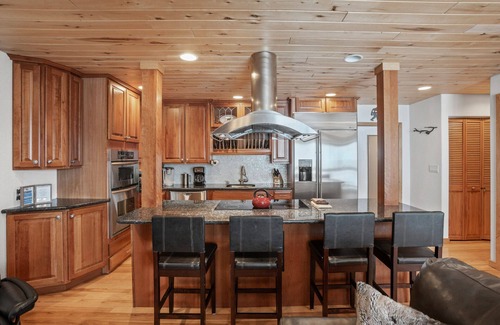 Steamboat Springs Condo | Ski In Ski Out, Steam Shower in Unit, Outdoor Hot Tub, Walk to Shops