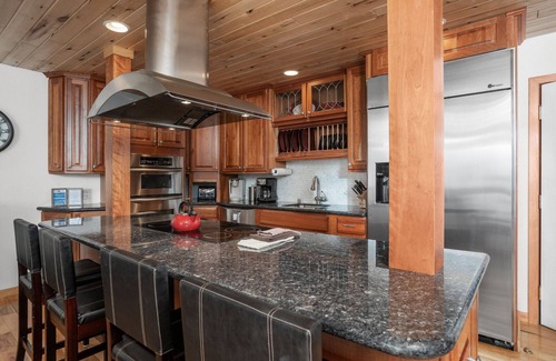 Steamboat Springs Condo | Ski In Ski Out, Steam Shower in Unit, Outdoor Hot Tub, Walk to Shops