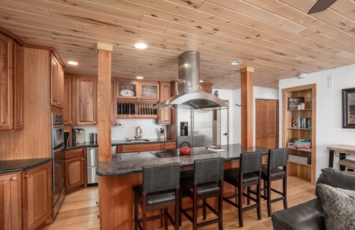 Steamboat Springs Condo | Ski In Ski Out, Steam Shower in Unit, Outdoor Hot Tub, Walk to Shops