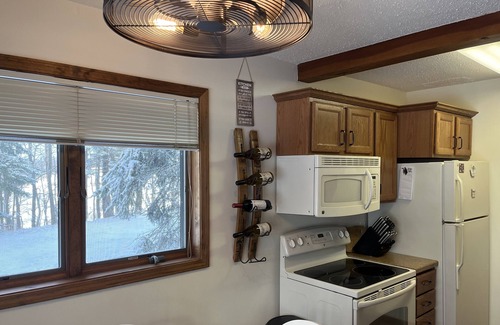 Wakefield Condo | Ski in/Ski out 1/B 1/B Condo!