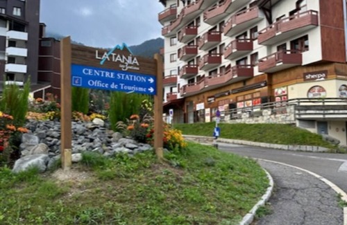 La Perriere Apartment | Ski in-Ski out 1 bed apartment, La Tania, 3 Valleys