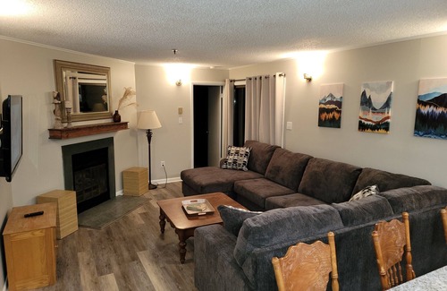 Ghent Condo | Ski-in/Ski-out 1st Floor 3-Bedroom Condo at Winterplace, WV
