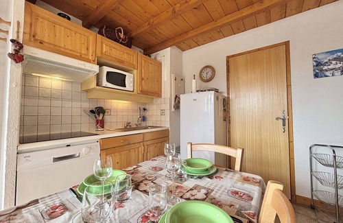 Crest-Voland Apartment | Ski-In/Ski-Out 2-Room Apartment with Terrace at Crest-Voland - Sleeps 4
