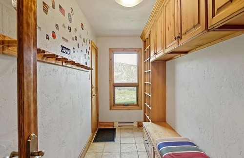 Snowmass Village Condo | Ski in/ski out 4BR residence in Snowmass Village - onsite pool & hot tubs!