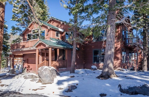Mammoth Lakes House | Ski-in/Ski-Out 5 Bedroom Luxury Home