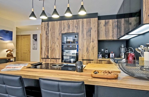 Le Bettaix Apartment | Ski-in/ski-out apartment with terrace and covered parking - 6 people