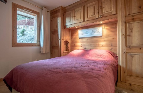 Meribel Apartment | Ski-In/Ski-Out Apartment, Fireplace, Concierge, Sleeps 6