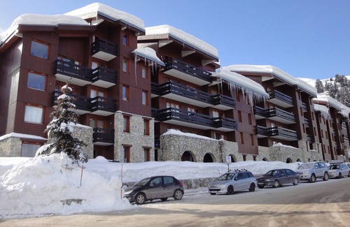 Meribel-Mottaret Apartment | Ski-In/Ski-Out Apartment with Balcony, Near Shops, Free Wi-Fi, Sleeps 4