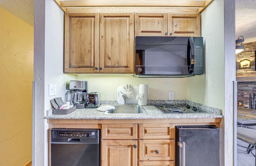 Peak 9 Apartment | Ski-In/Ski-Out Breckenridge Condo w/Resort Perks!