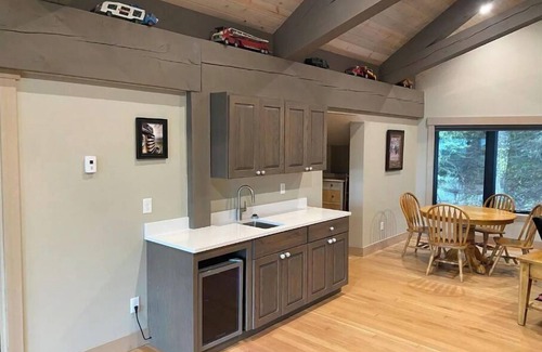 Bozeman Ski Chalet | Ski in Ski out Bridger Bowl Mountain Chalet
