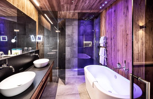 Kaltenbach Ski Chalet | Ski-in ski-out chalet with private sauna