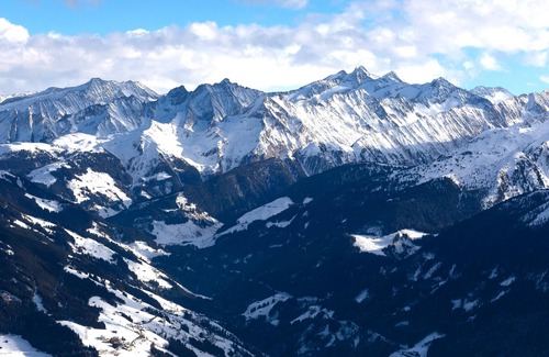 Kaltenbach Ski Chalet | Ski-in ski-out chalet with sauna