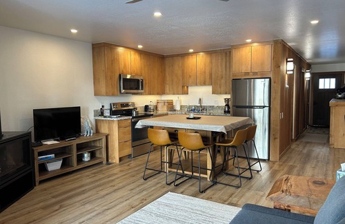 Truckee Condo | Ski-In/Ski-Out Condo - Northstar - walk to village