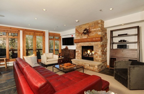 River Run Condo | Ski-In/Ski-Out Condo Pool, Hot Tub, BBQ + Fire Pit