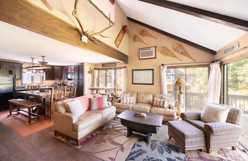 Village at Camelback House | Ski In & Ski Out Deluxe Townhouse on Camelback Mountain. Sleeps 10 comfortably.