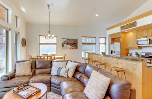 Purgatory House | Ski-In/Ski-Out Durango Townhome w/Balcony