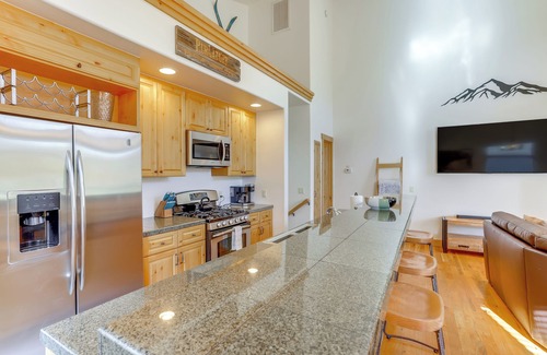 Purgatory House | Ski-In/Ski-Out Durango Townhome w/Balcony