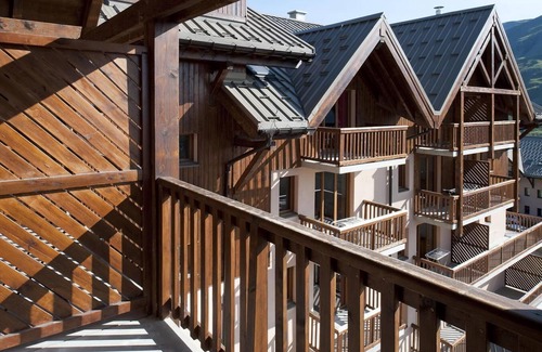 Valmeinier Apartment | Ski-in/ski-out & foot of the slopes, swimming pool, ski locker, 32m², Valmeinier