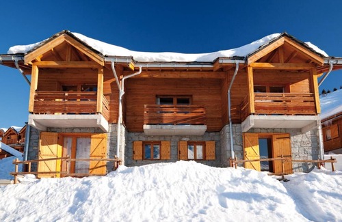 Valmeinier Apartment | Ski-in/ski-out & foot of the slopes, fitness, swimming pool, balcony, tv, 48m², Valmeinier
