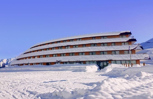 Piau Engaly Apartment | Ski-in/ski-out & foot of the slopes, fitness, terrace, parking, tv, 70m², Piau Engaly